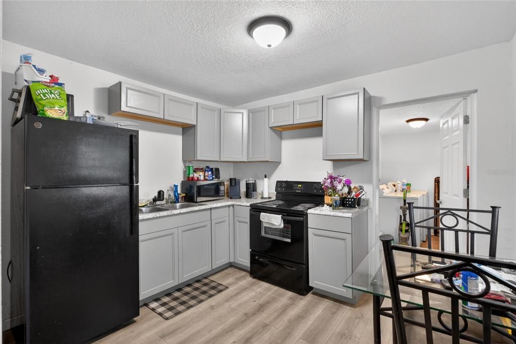 For Sale: $315,000 (4 beds, 2 baths, 1088 Square Feet)