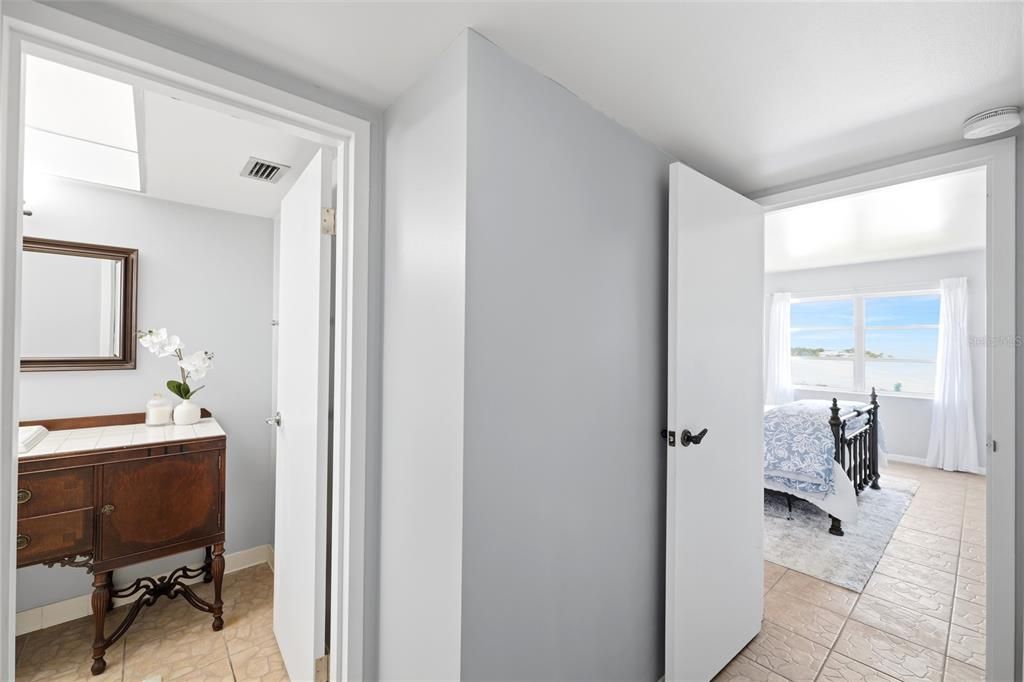 For Sale: $299,900 (2 beds, 2 baths, 1605 Square Feet)