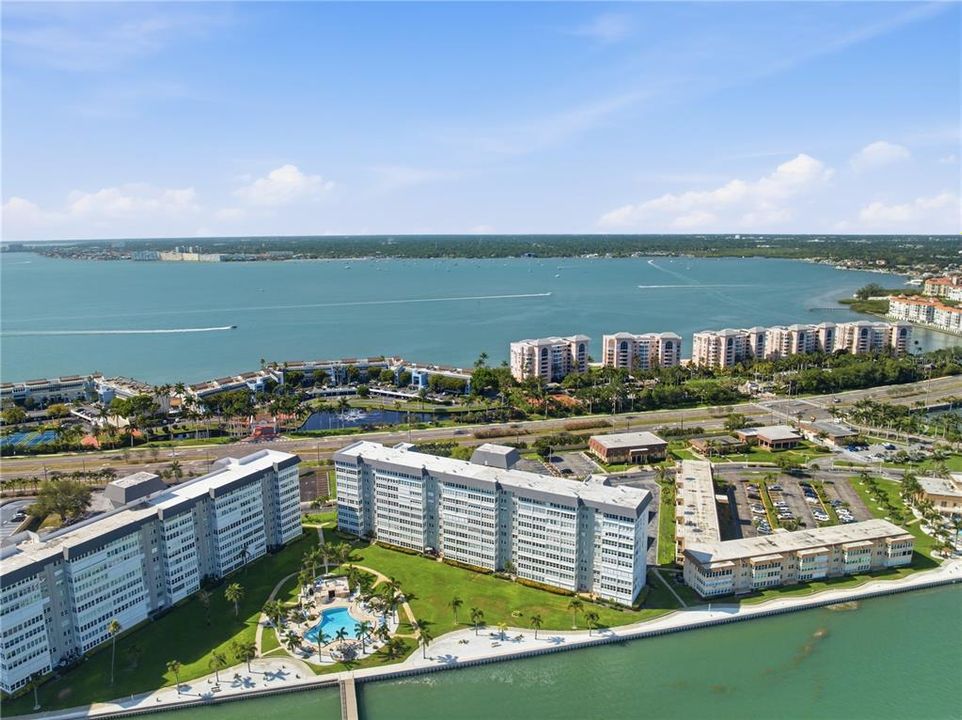 For Sale: $299,900 (2 beds, 2 baths, 1605 Square Feet)