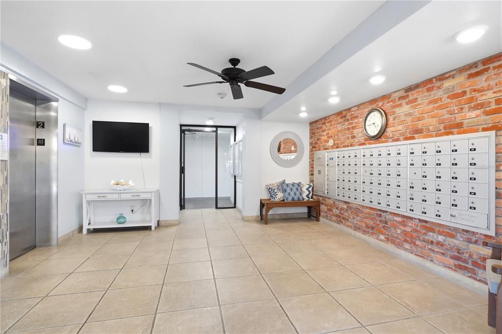 For Sale: $299,900 (2 beds, 2 baths, 1605 Square Feet)