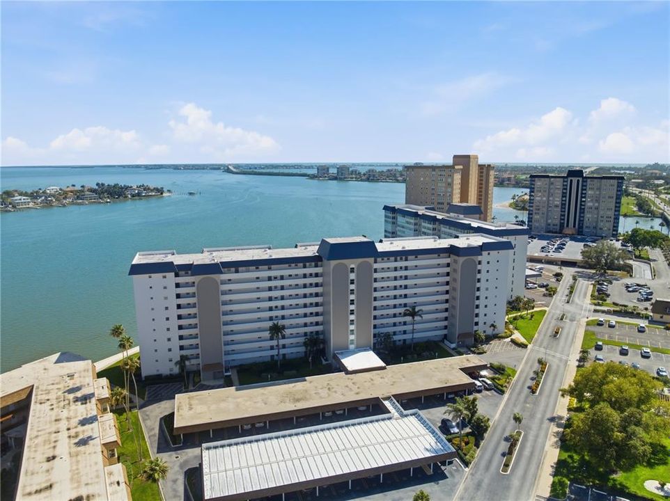 For Sale: $299,900 (2 beds, 2 baths, 1605 Square Feet)