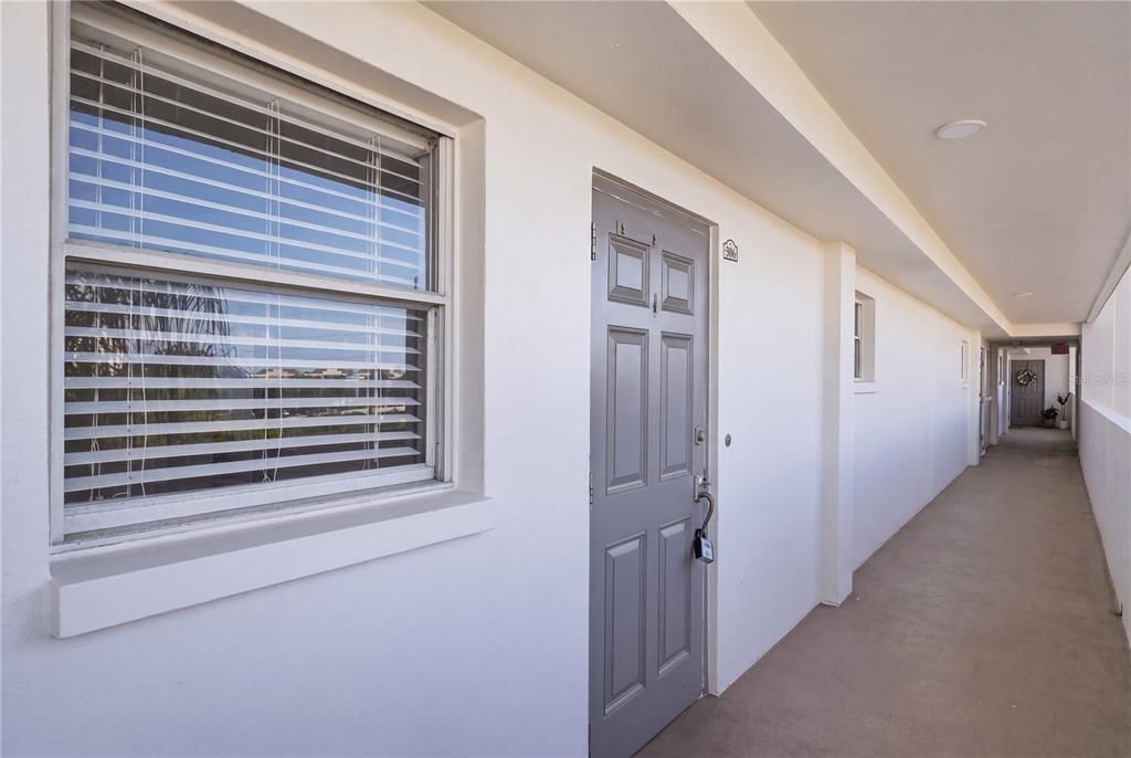 For Sale: $299,900 (2 beds, 2 baths, 1605 Square Feet)