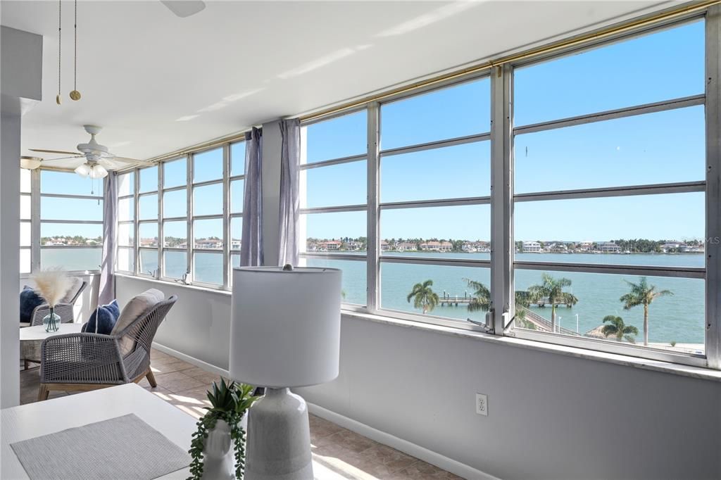 For Sale: $299,900 (2 beds, 2 baths, 1605 Square Feet)