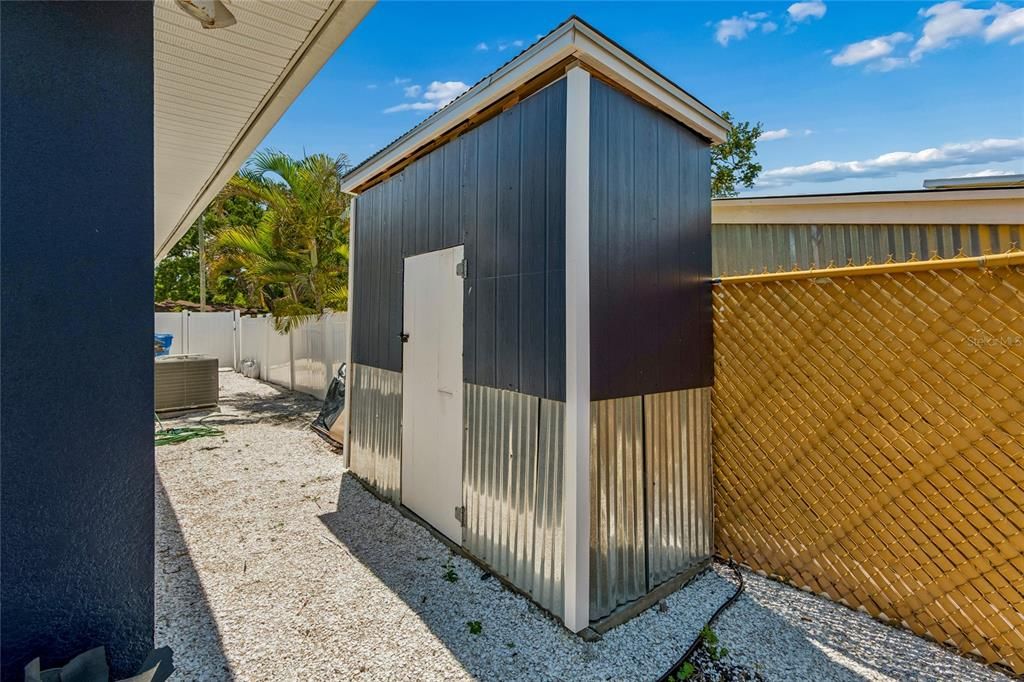 For Sale: $549,900 (3 beds, 2 baths, 1242 Square Feet)