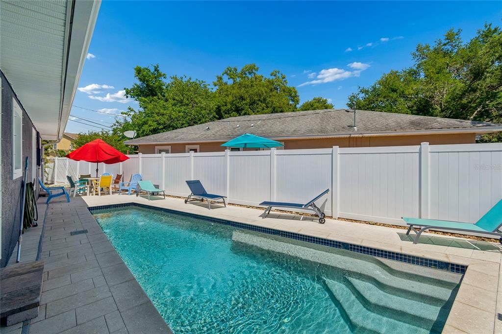 For Sale: $549,900 (3 beds, 2 baths, 1242 Square Feet)