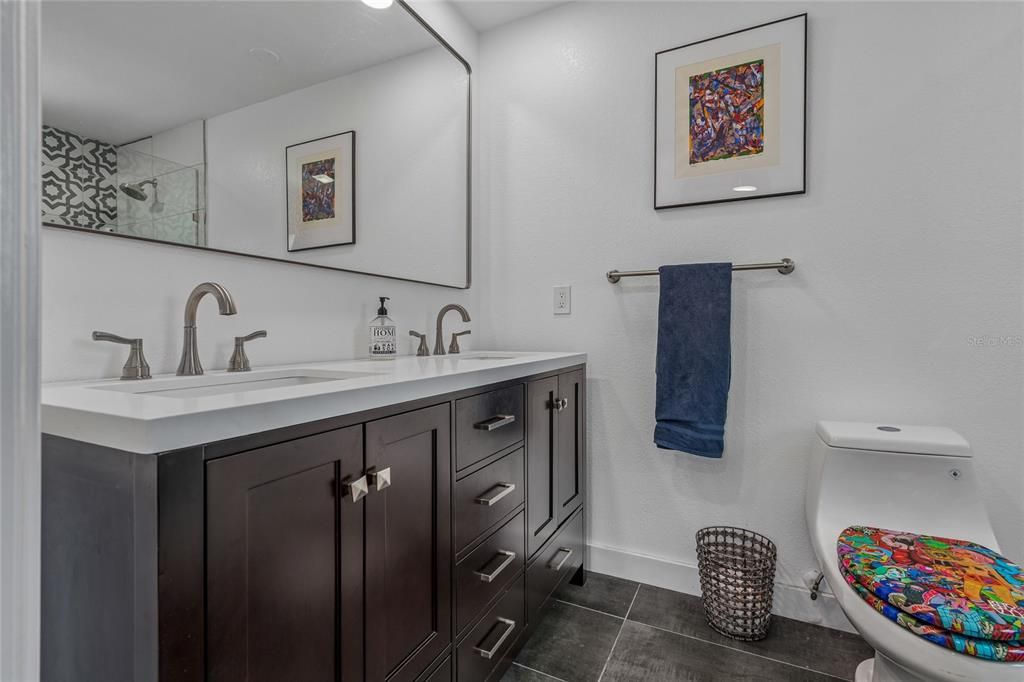 For Sale: $549,900 (3 beds, 2 baths, 1242 Square Feet)