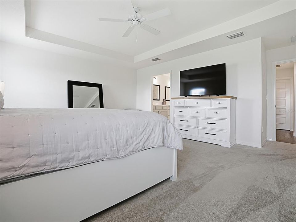 For Sale: $584,900 (3 beds, 2 baths, 1931 Square Feet)