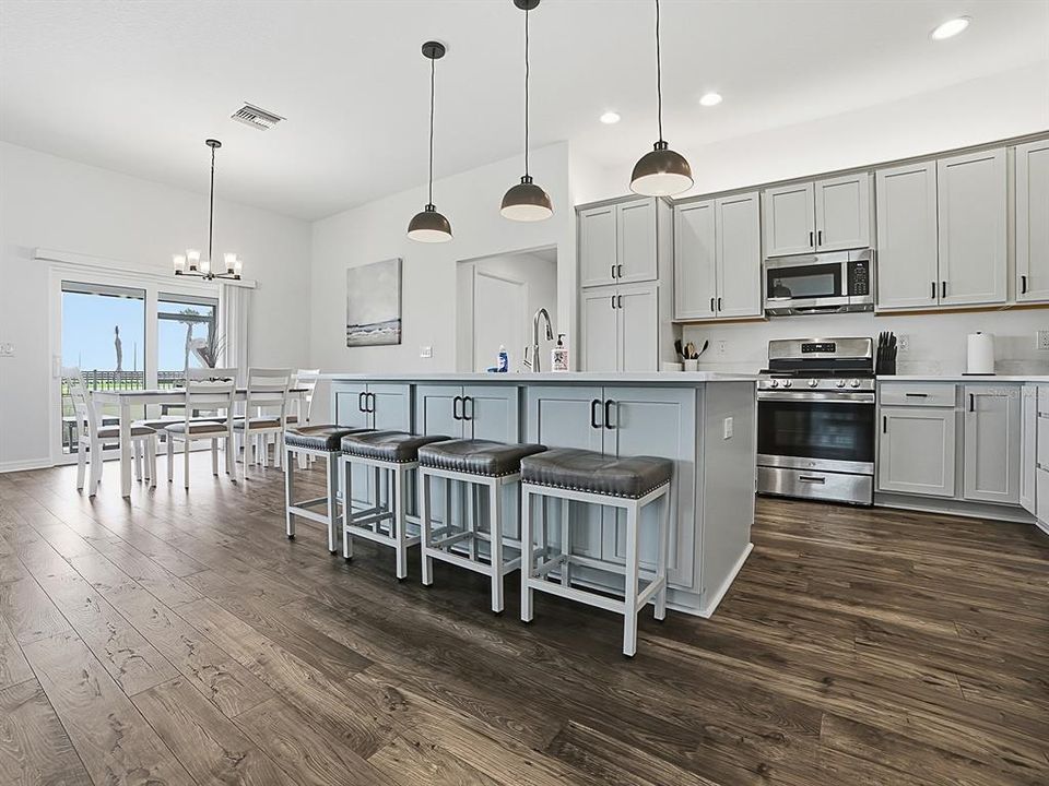 For Sale: $584,900 (3 beds, 2 baths, 1931 Square Feet)