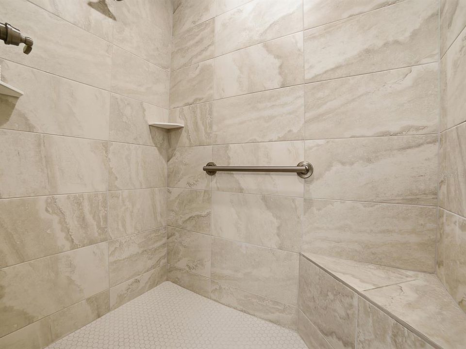 For Sale: $584,900 (3 beds, 2 baths, 1931 Square Feet)