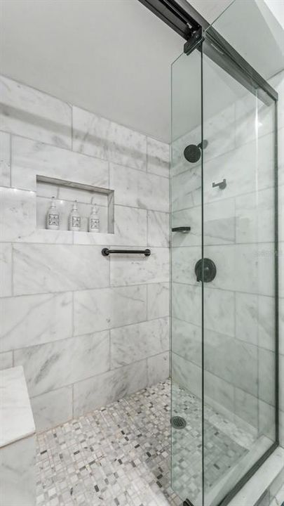 For Sale: $304,900 (3 beds, 2 baths, 1051 Square Feet)
