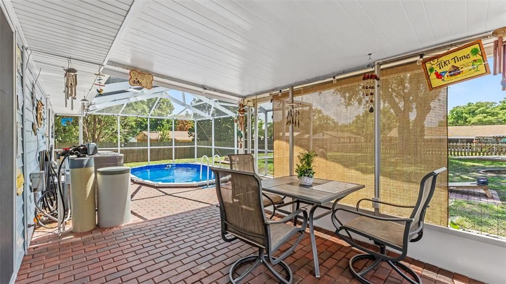 For Sale: $304,900 (3 beds, 2 baths, 1051 Square Feet)