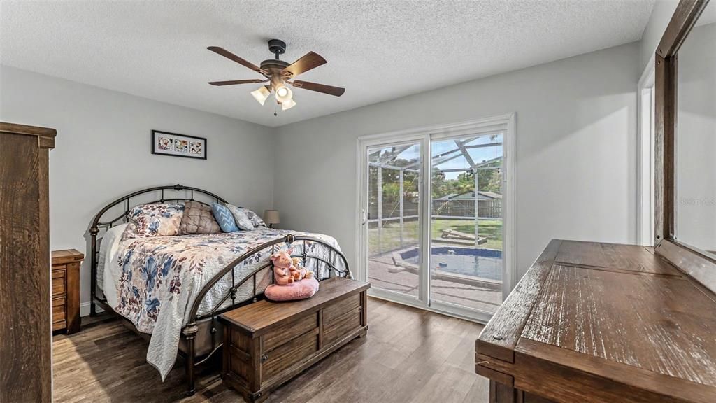 For Sale: $304,900 (3 beds, 2 baths, 1051 Square Feet)
