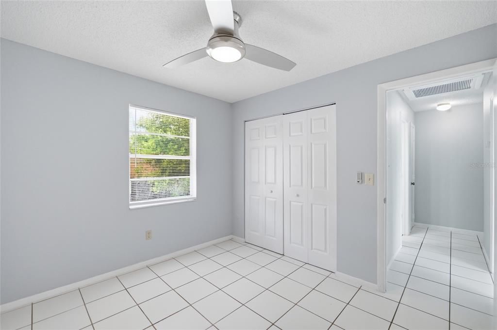 Active With Contract: $219,800 (2 beds, 1 baths, 840 Square Feet)