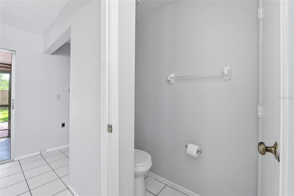 Active With Contract: $219,800 (2 beds, 1 baths, 840 Square Feet)