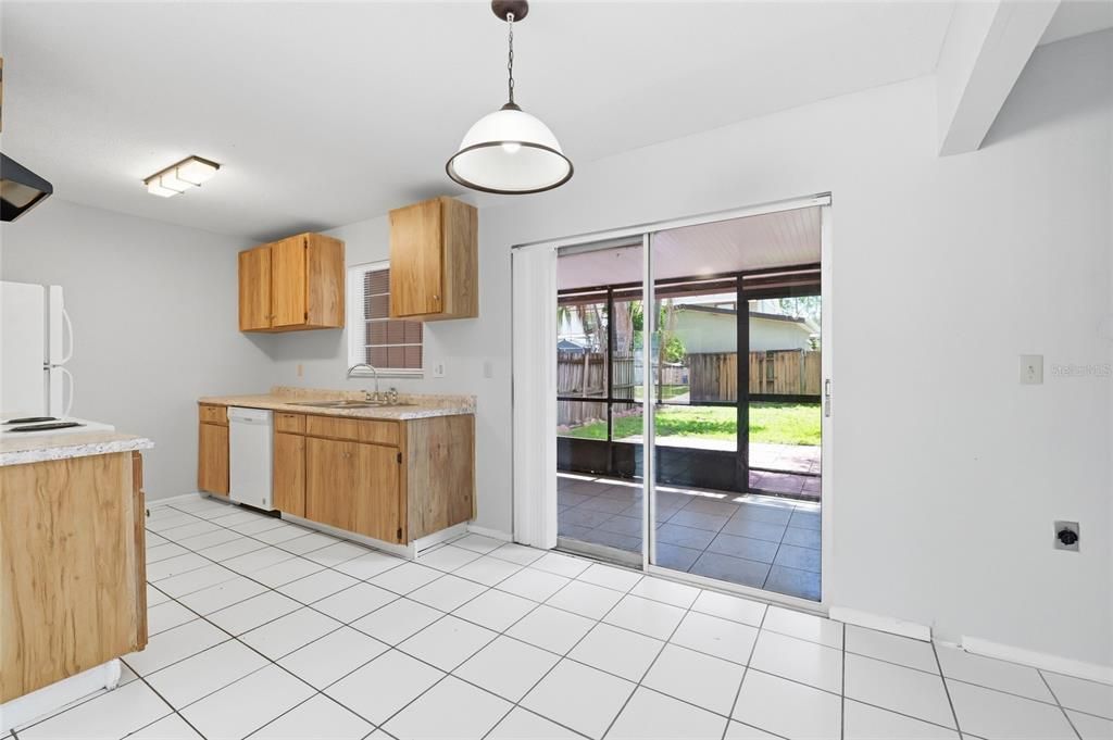 Active With Contract: $219,800 (2 beds, 1 baths, 840 Square Feet)