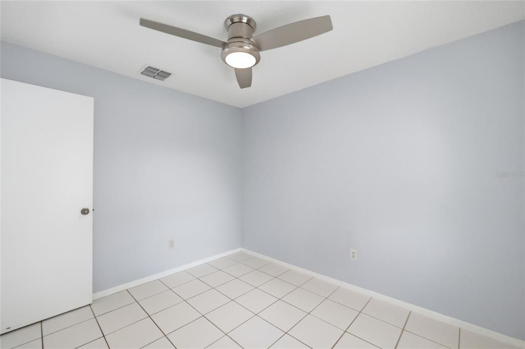Active With Contract: $219,800 (2 beds, 1 baths, 840 Square Feet)