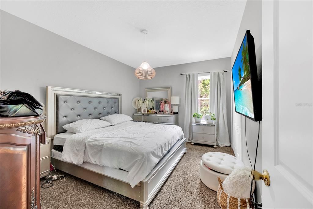 For Sale: $749,900 (5 beds, 3 baths, 3750 Square Feet)