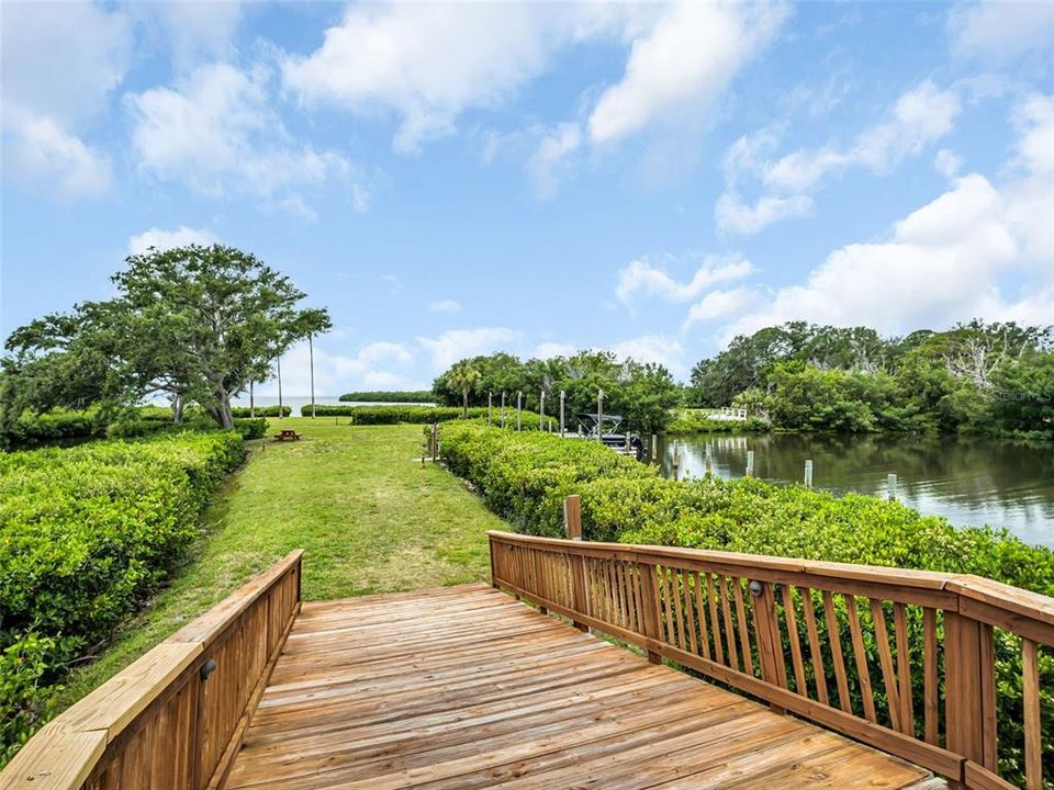 En Venta: $425,000 (2 camas, 2 baños, 1550 Pies cuadrados)