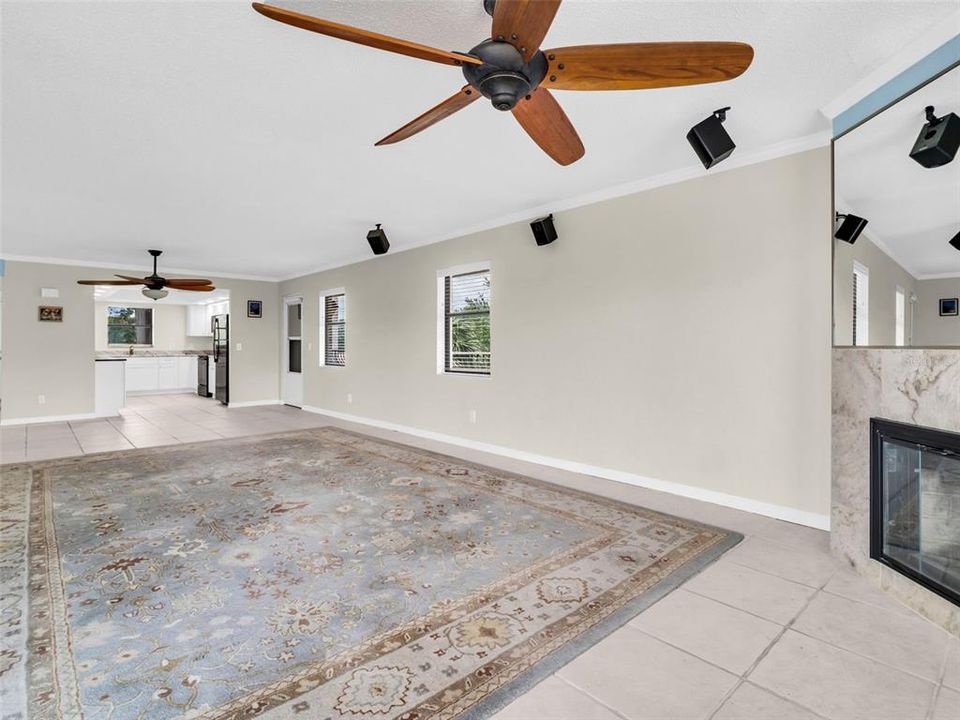 En Venta: $425,000 (2 camas, 2 baños, 1550 Pies cuadrados)