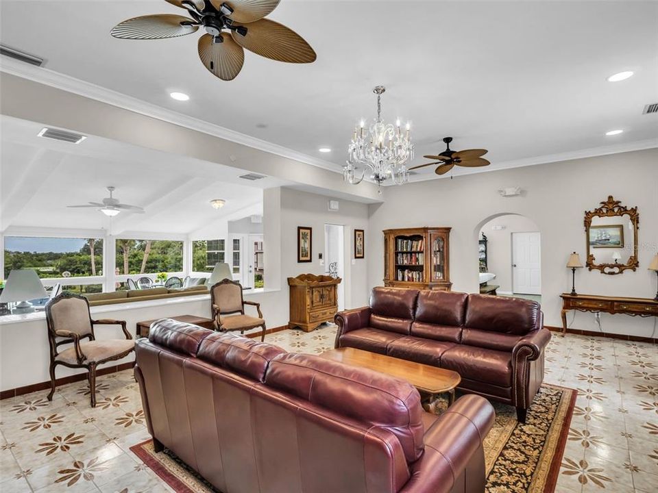 En Venta: $425,000 (2 camas, 2 baños, 1550 Pies cuadrados)