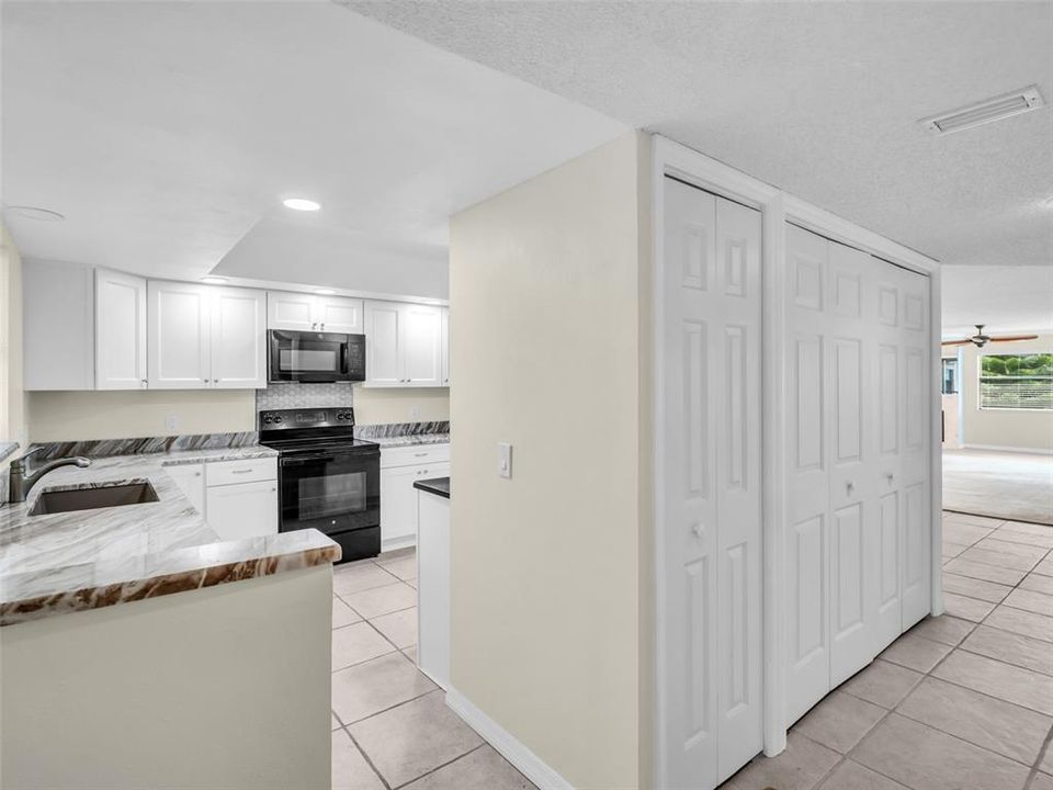 En Venta: $425,000 (2 camas, 2 baños, 1550 Pies cuadrados)