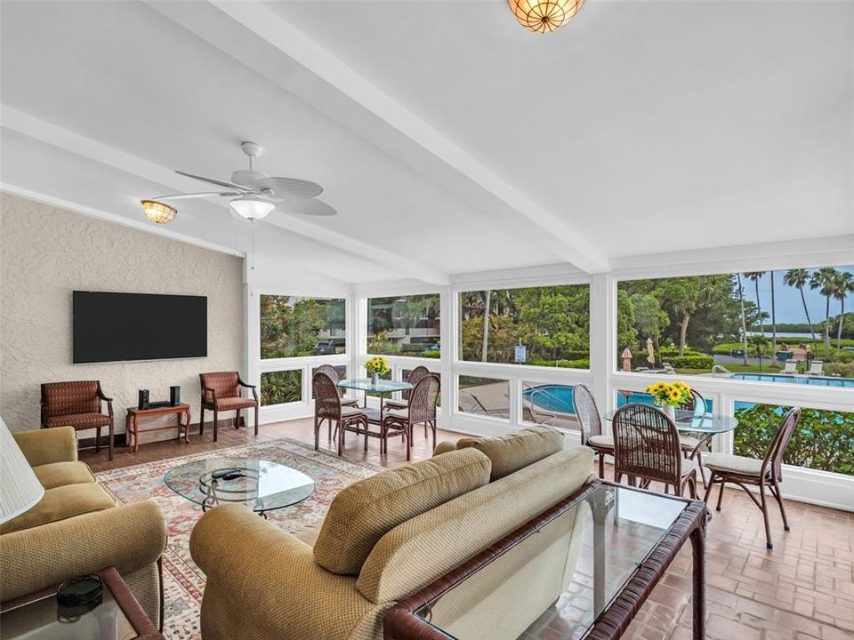 En Venta: $425,000 (2 camas, 2 baños, 1550 Pies cuadrados)
