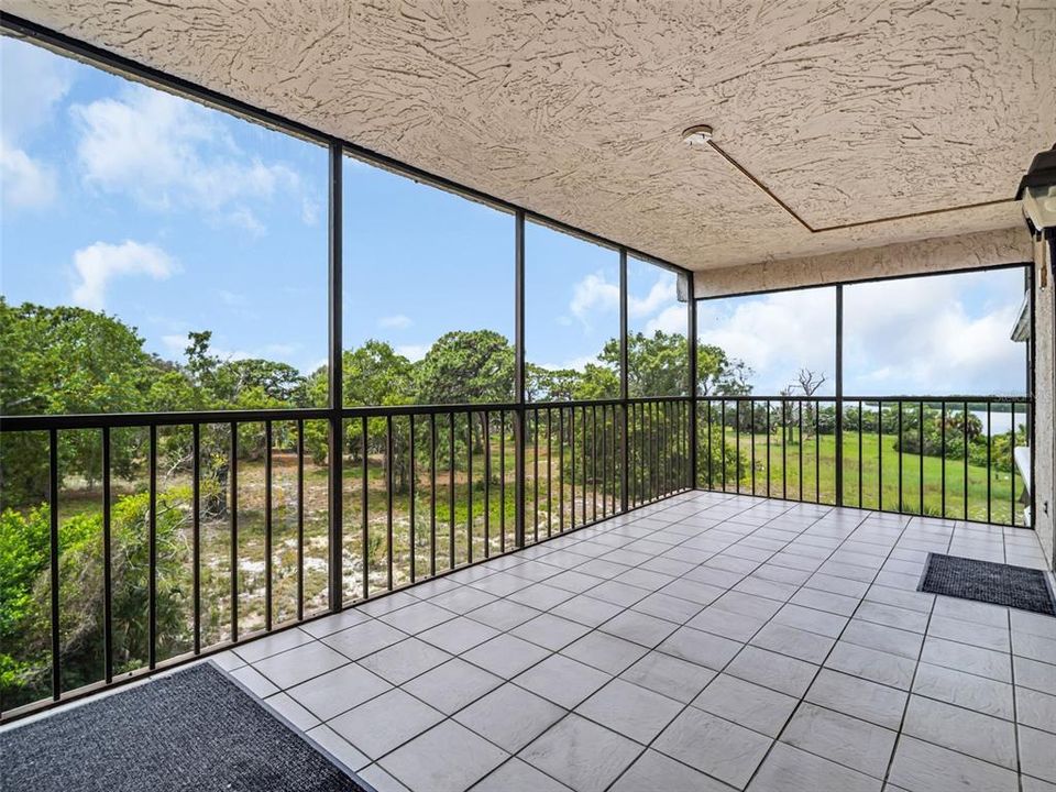 En Venta: $425,000 (2 camas, 2 baños, 1550 Pies cuadrados)