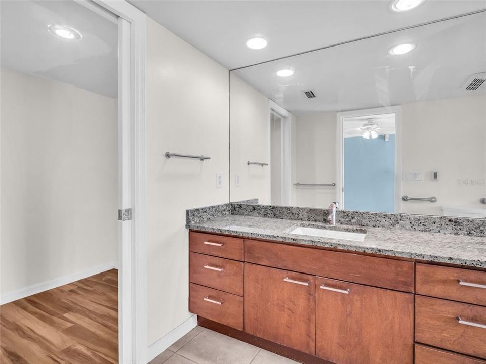 En Venta: $425,000 (2 camas, 2 baños, 1550 Pies cuadrados)