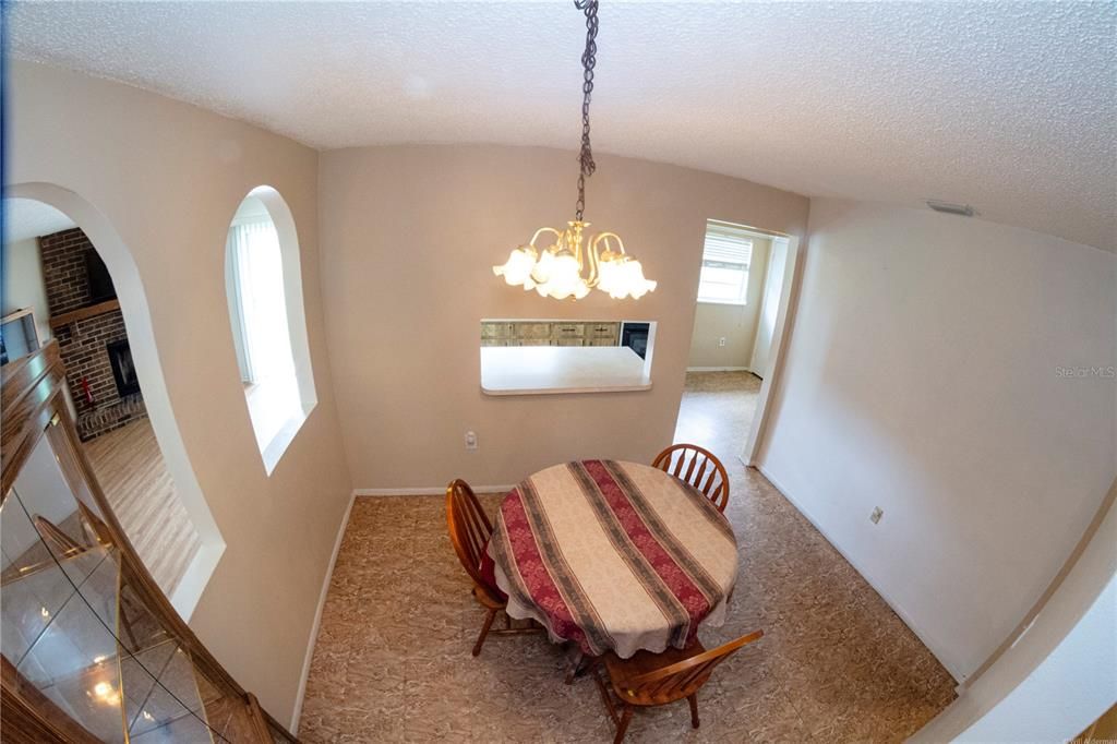 For Sale: $260,000 (3 beds, 2 baths, 1280 Square Feet)