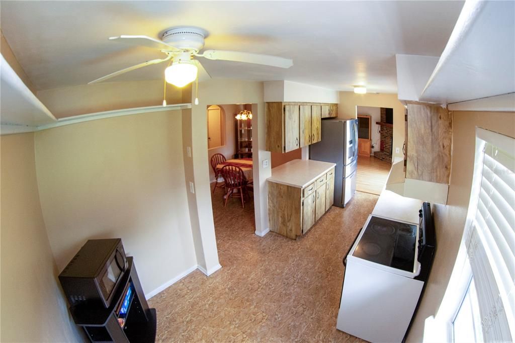 For Sale: $260,000 (3 beds, 2 baths, 1280 Square Feet)