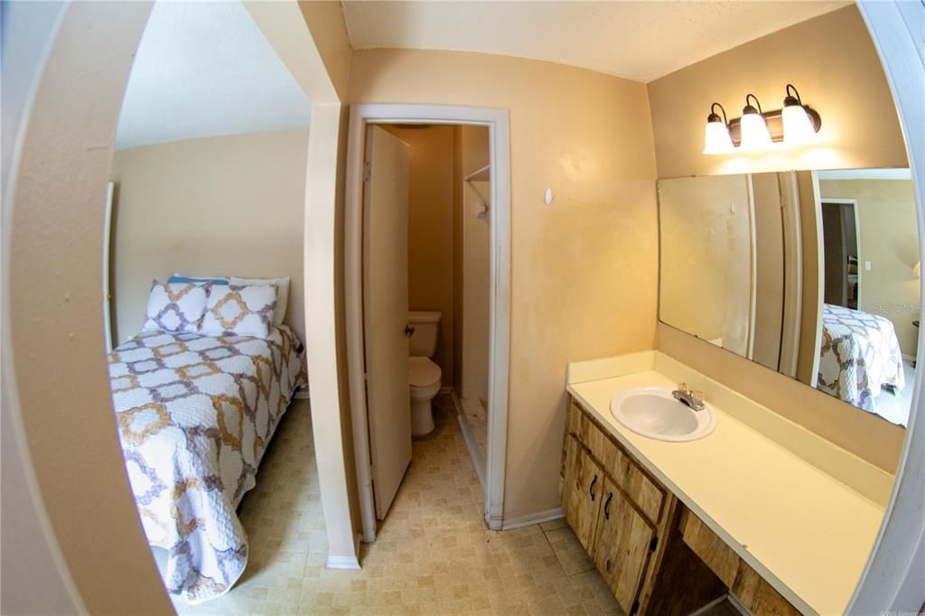 For Sale: $260,000 (3 beds, 2 baths, 1280 Square Feet)