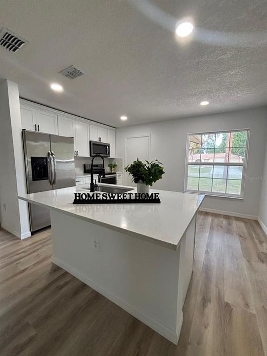 For Sale: $279,000 (3 beds, 2 baths, 1254 Square Feet)