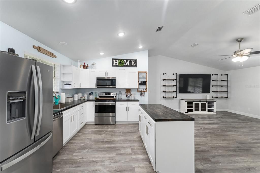For Sale: $339,000 (3 beds, 2 baths, 1436 Square Feet)