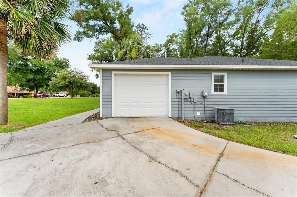 For Sale: $339,000 (3 beds, 2 baths, 1436 Square Feet)