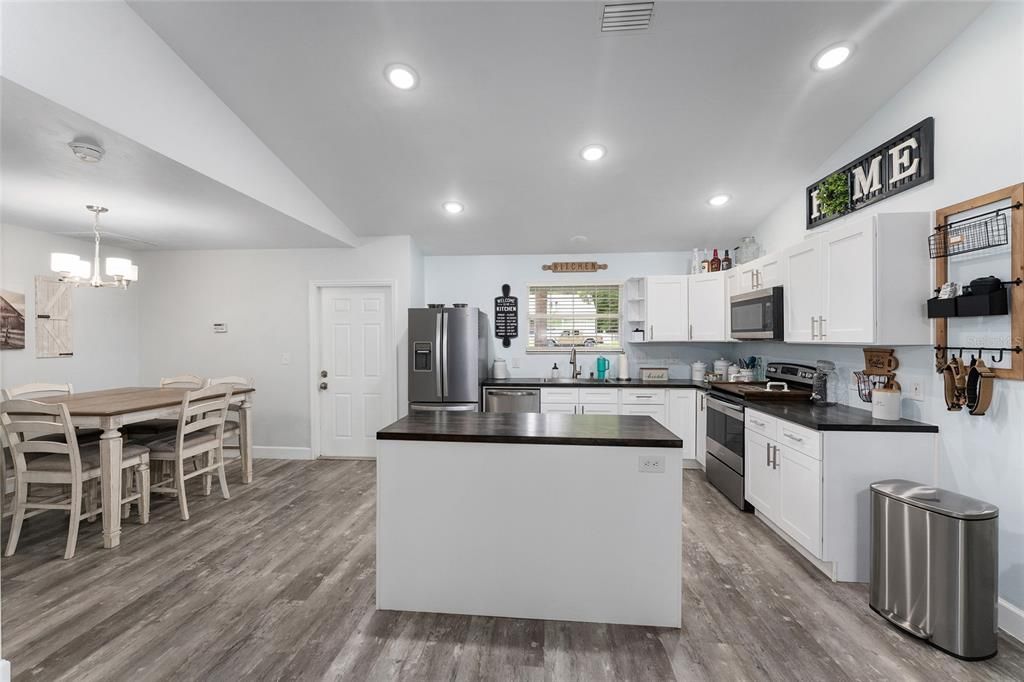 For Sale: $339,000 (3 beds, 2 baths, 1436 Square Feet)