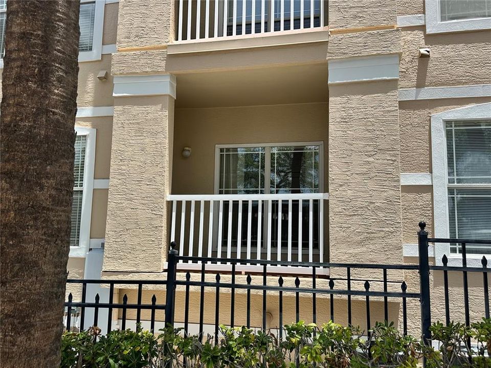 For Sale: $119,000 (1 beds, 1 baths, 660 Square Feet)