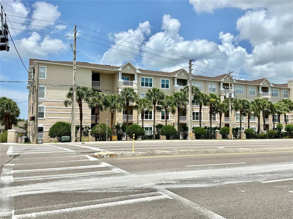 For Sale: $119,000 (1 beds, 1 baths, 660 Square Feet)