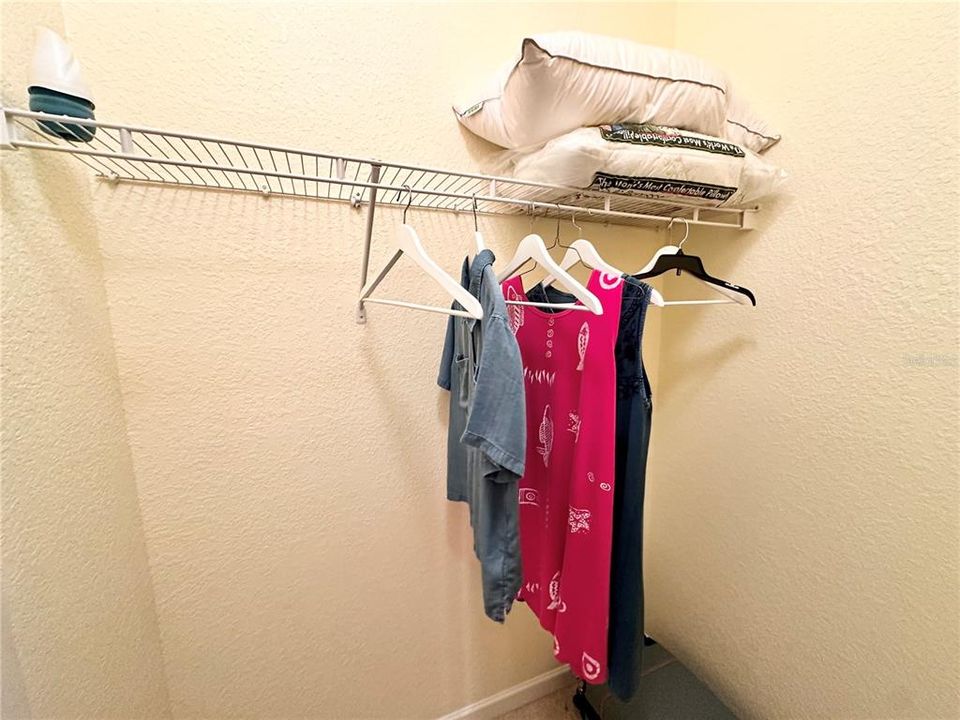 For Sale: $119,000 (1 beds, 1 baths, 660 Square Feet)