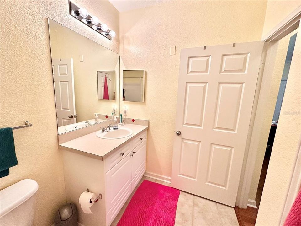 For Sale: $119,000 (1 beds, 1 baths, 660 Square Feet)