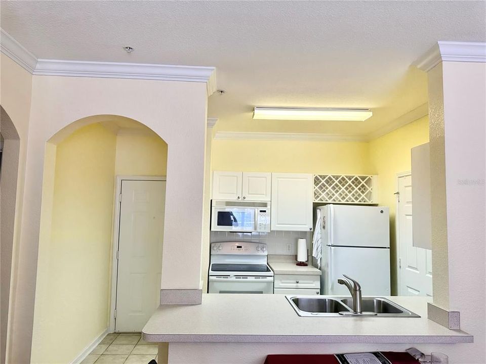For Sale: $119,000 (1 beds, 1 baths, 660 Square Feet)