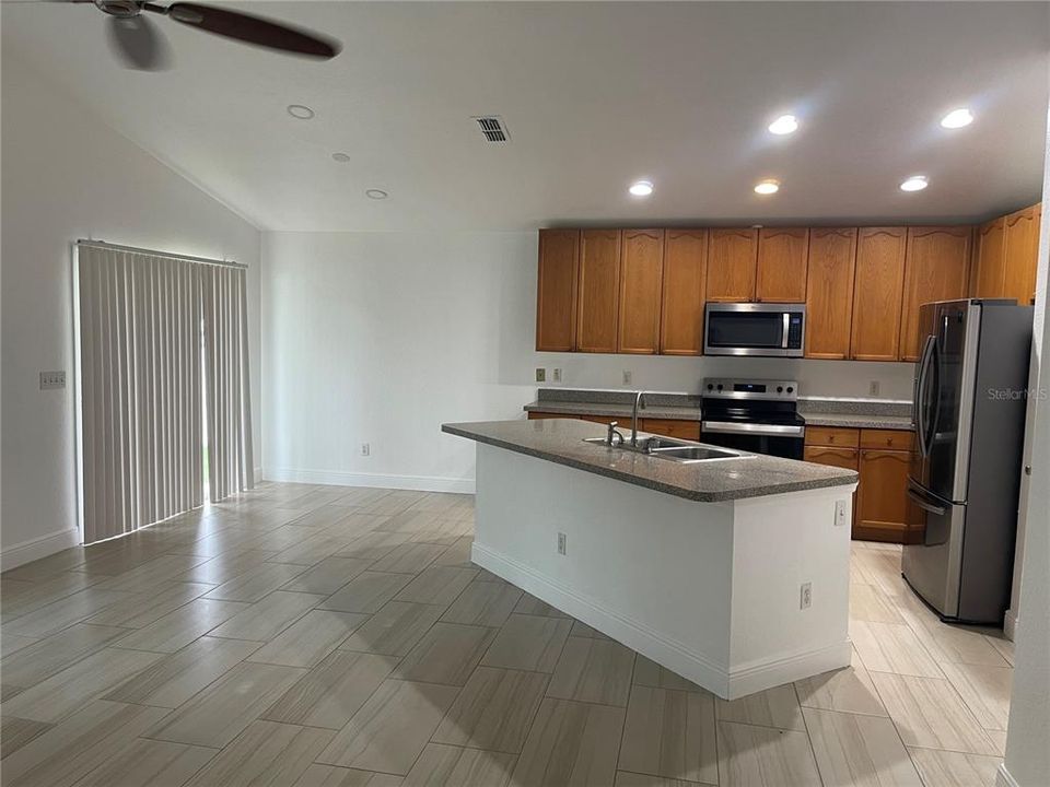 For Rent: $2,300 (3 beds, 2 baths, 1746 Square Feet)