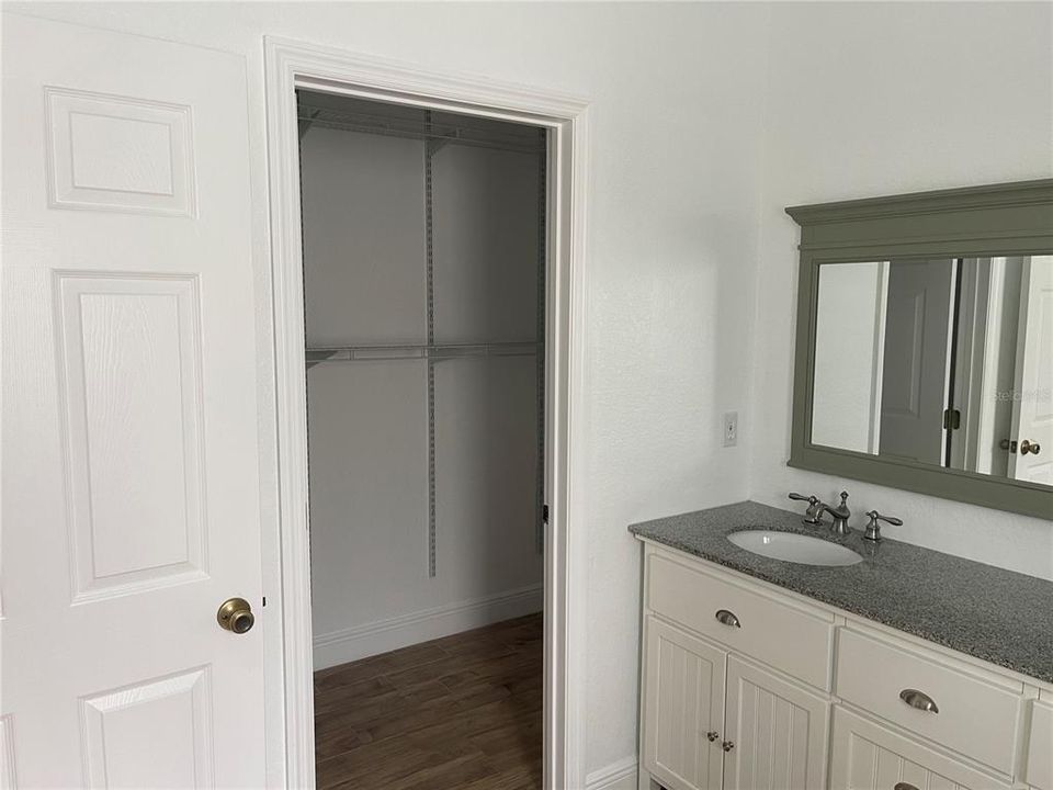 For Rent: $2,300 (3 beds, 2 baths, 1746 Square Feet)