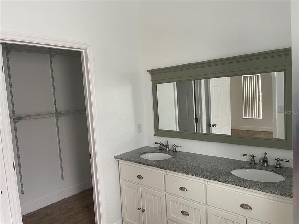 For Rent: $2,300 (3 beds, 2 baths, 1746 Square Feet)