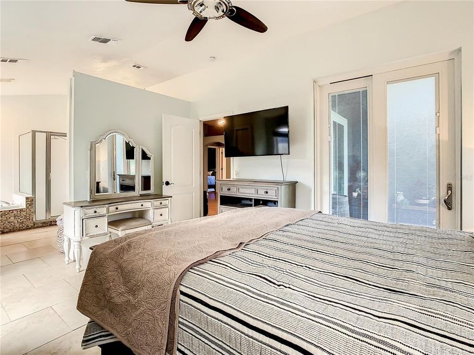 For Rent: $2,395 (4 beds, 2 baths, 1857 Square Feet)