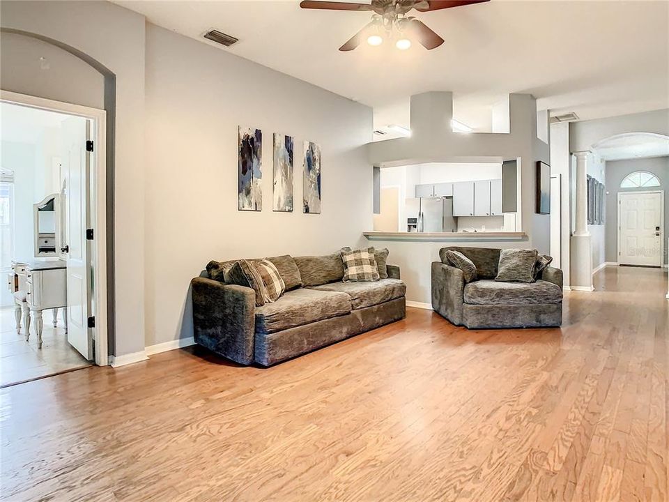 For Rent: $2,395 (4 beds, 2 baths, 1857 Square Feet)
