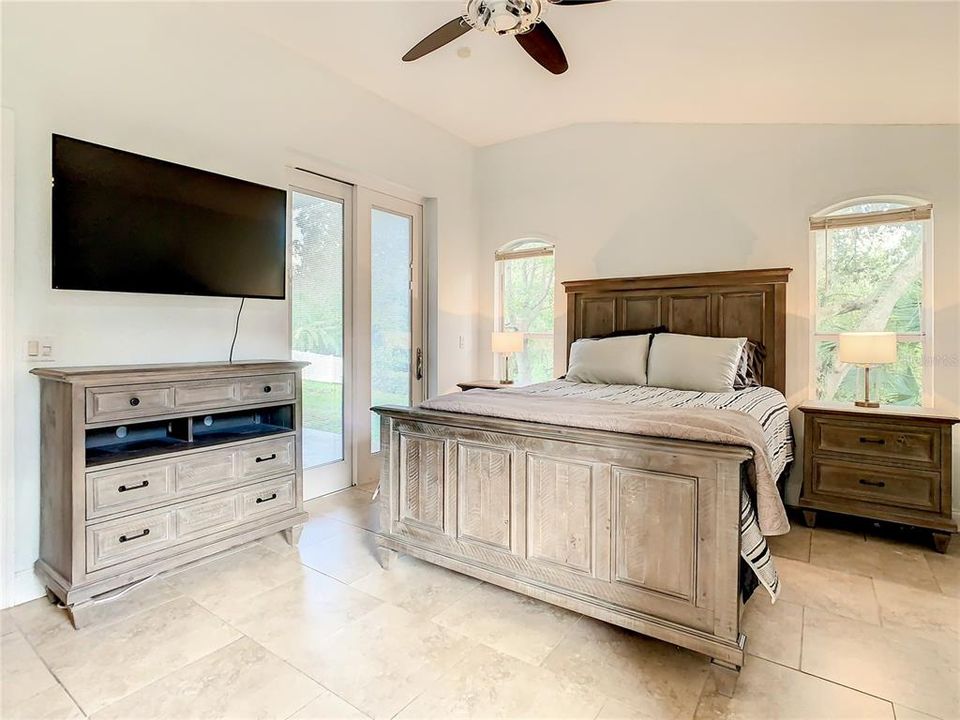 For Rent: $2,395 (4 beds, 2 baths, 1857 Square Feet)