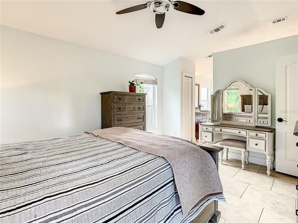 For Rent: $2,395 (4 beds, 2 baths, 1857 Square Feet)