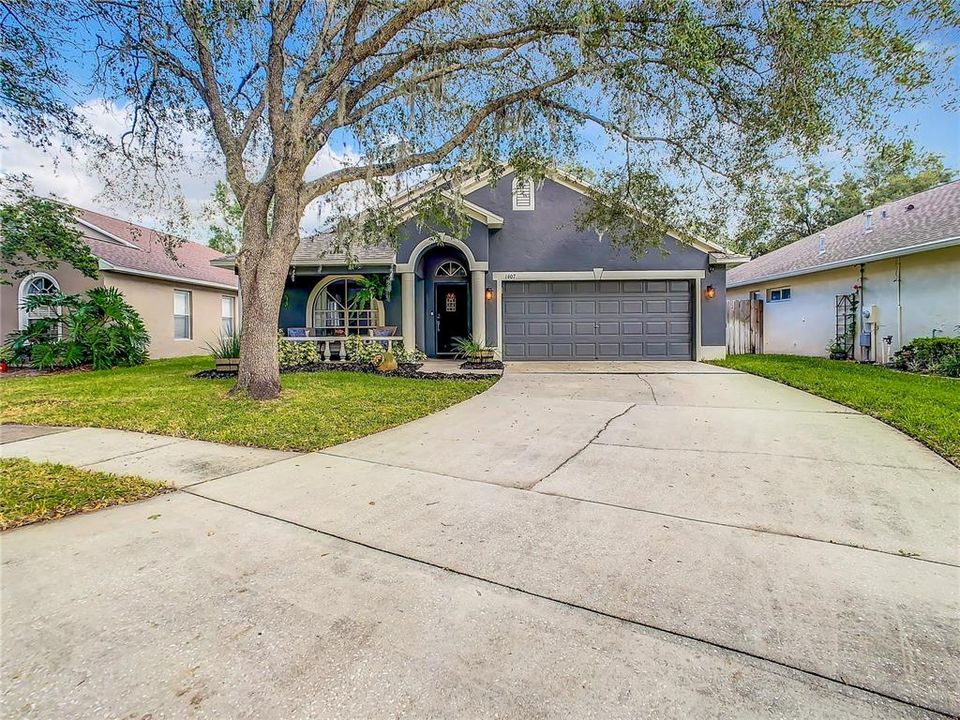 For Rent: $2,395 (4 beds, 2 baths, 1857 Square Feet)