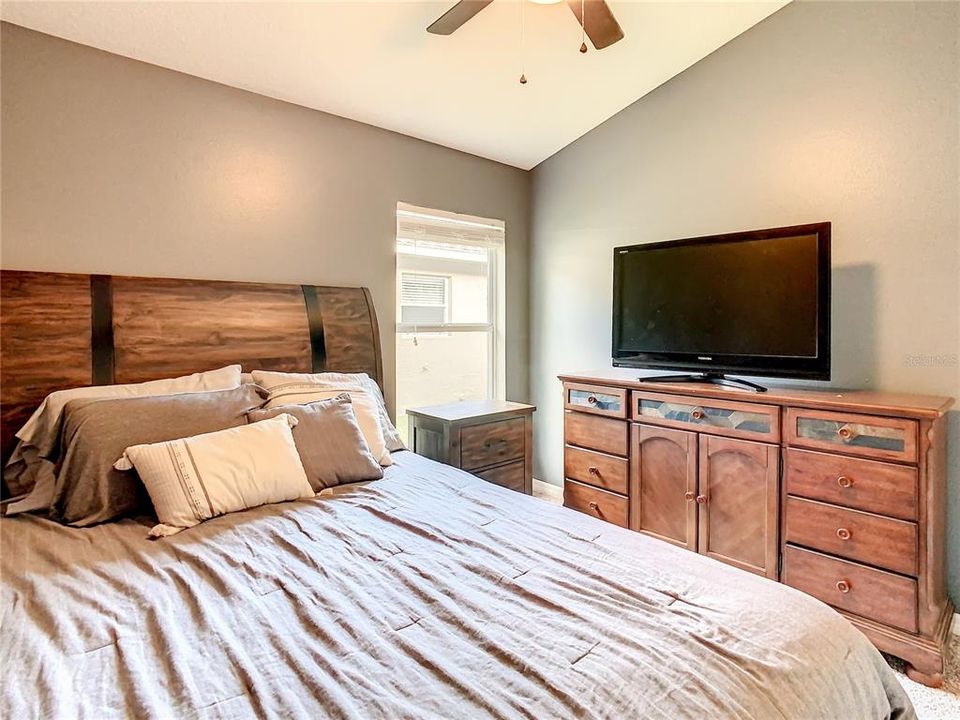 For Rent: $2,395 (4 beds, 2 baths, 1857 Square Feet)