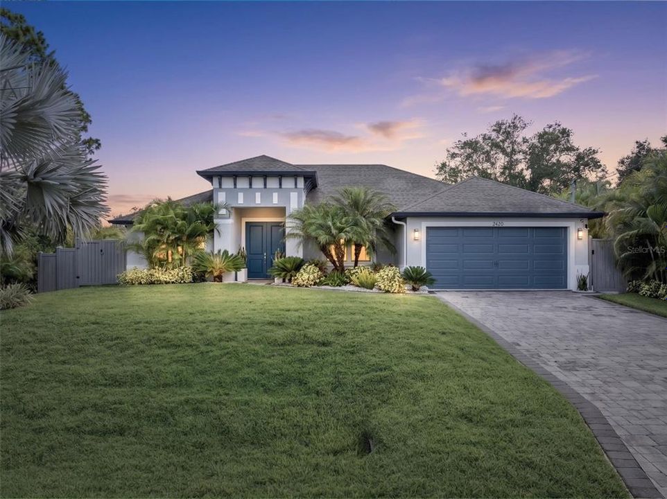 Active With Contract: $450,000 (3 beds, 2 baths, 1834 Square Feet)